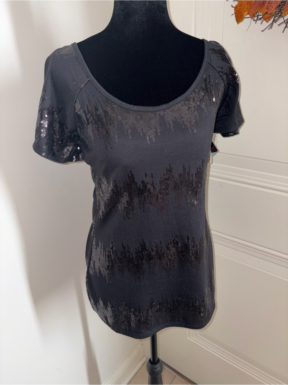 6 degrees Black Short Sleeve Sequin Scoop Neck Tee *Sexy Back! Brand New w/tags